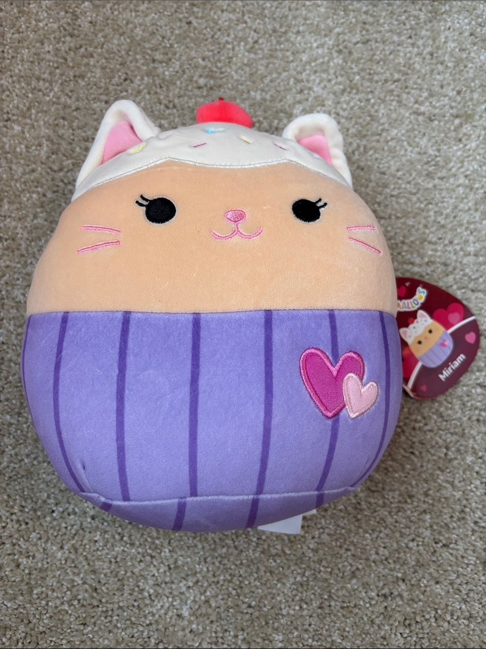 Squishmallows Cream Cat Cupcake 8”